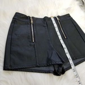 NWOT F21 Faux Leather Zipper Shorts S Black